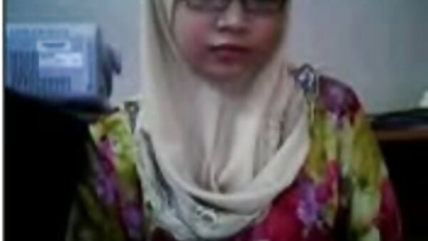 Gadis langsing dan seksi Nickey Huntsman sedang melantun pada jande sangap batang keras