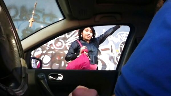 Babe bosia sangap Asia yang sangat seksi dan cantik menghisap zakar
