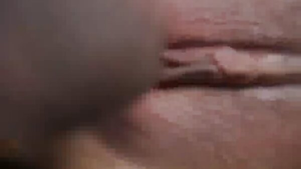Tori Black membuat lubangnya gembira dengan lidah sangap seks dan jari