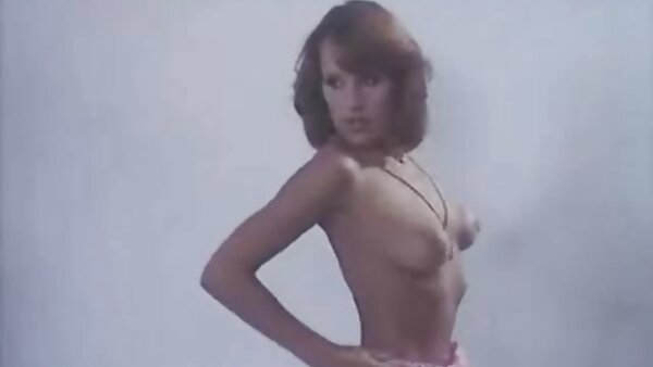 Fucktard melakukan hubungan seks yang baik dengan teman jiran sangap wanitanya yang seksi dan cantik