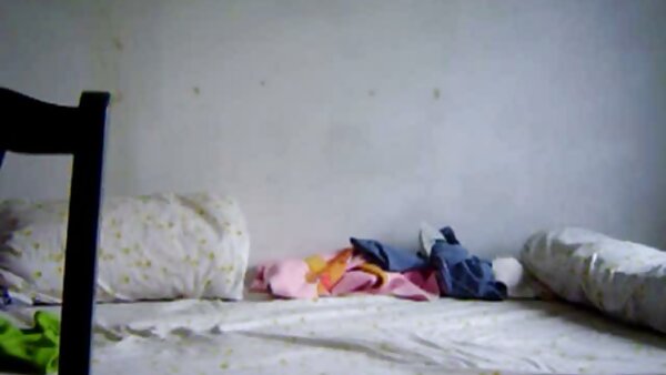Milf kotor budak sekolah sangap Diamond Foxx menunggang zakar tebal yang kuat seperti gila
