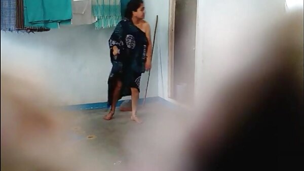 Perempuan murahan hitam hodoh Nikole Richie adalah fucked dari belakang dan mendapat tumblr sangap cumshot punggung