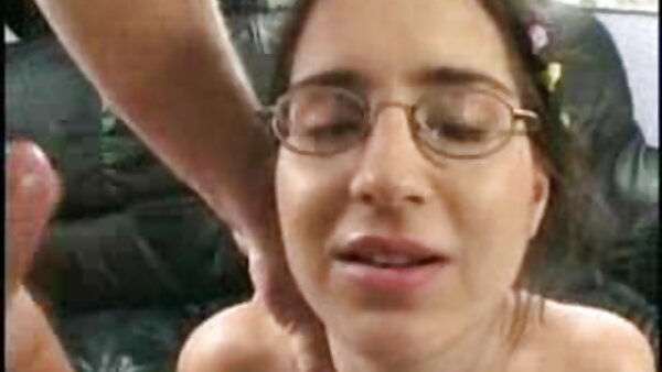 Palsu tittied transeksual Salina Samone fucks lubang dubur perempuan melayu sangap satu keriting dude