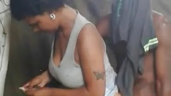 Bayi Jepun yang comel dan manis, Honami Mitsui sedang menjalani batang sangap penggambaran dalam video solo