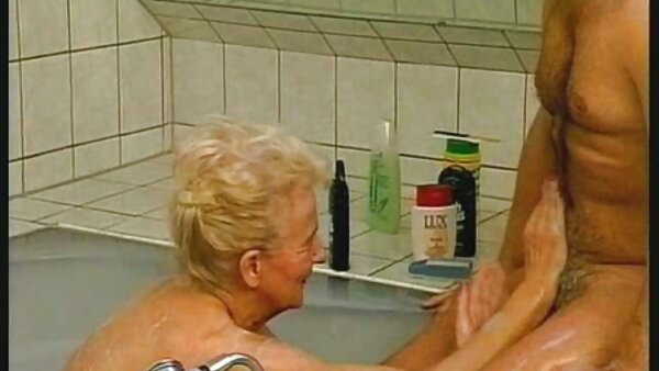 Gadis remaja manis Kissy dewasa awek melayu sangap batang bermain dengan dildo